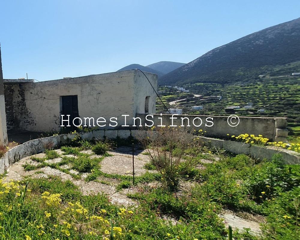 Sifnos-Gr-Apollonia-land & buildings-for-sale